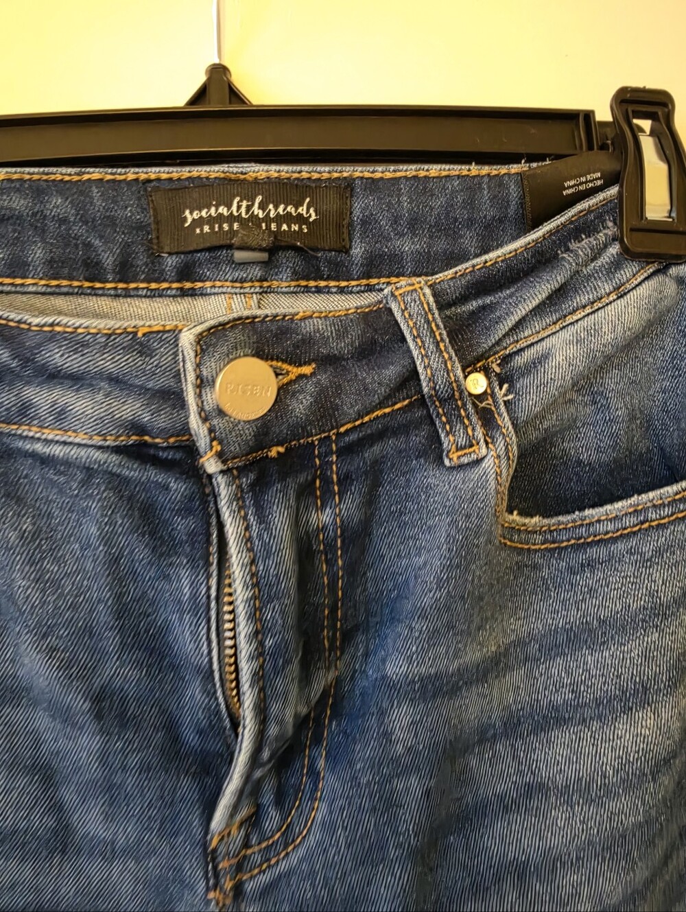 Social Threads Risen High Rise Step Hem Jeans 27 - Picture 4 of 4
